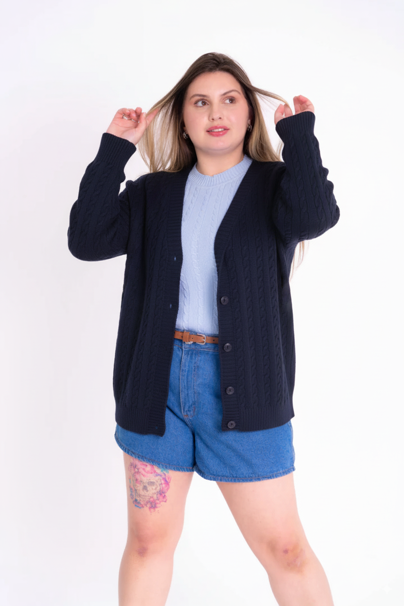 Casaco de Tricot Feminino com Botões Plus Size