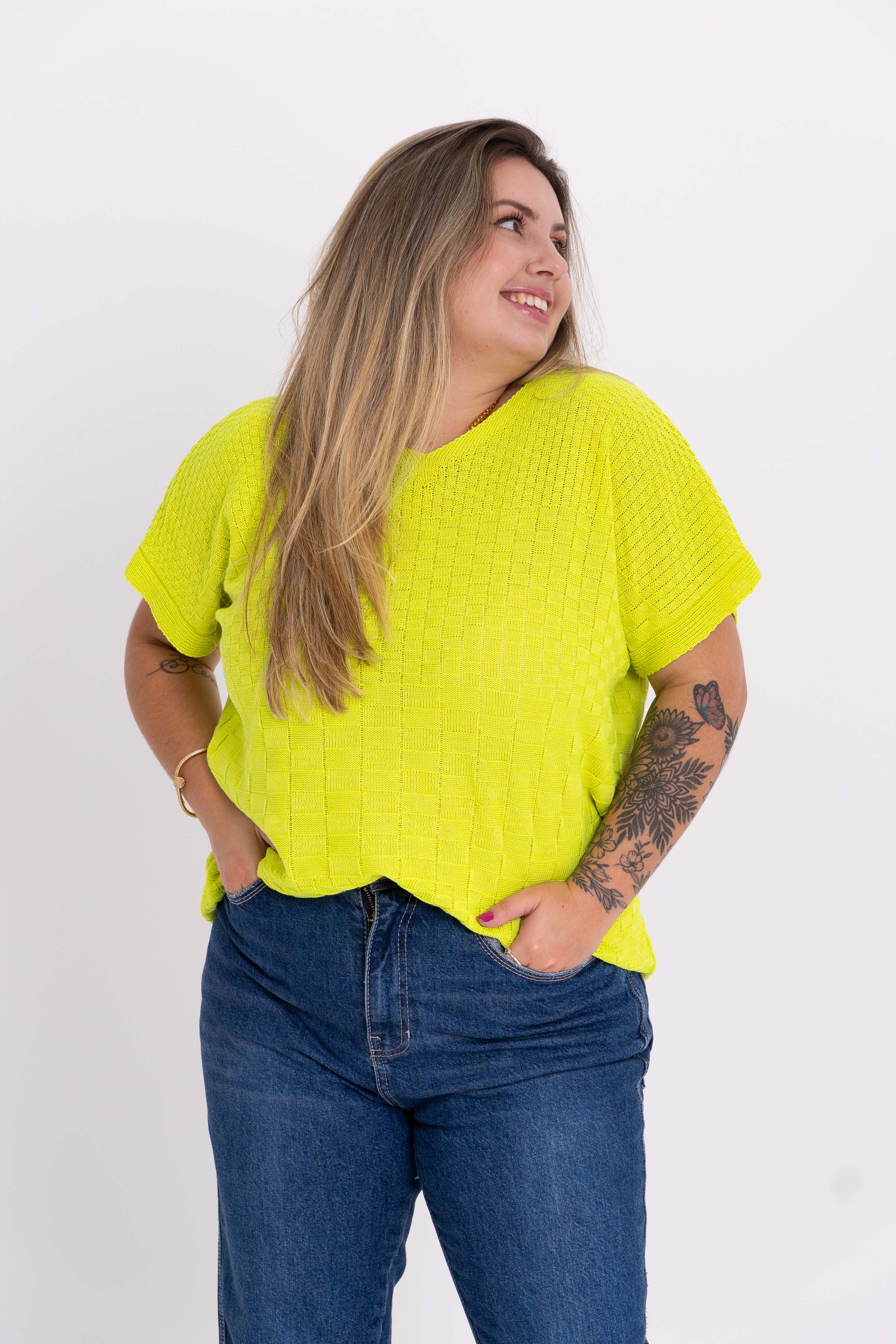 Blusa Tricot Texturizada Gola V